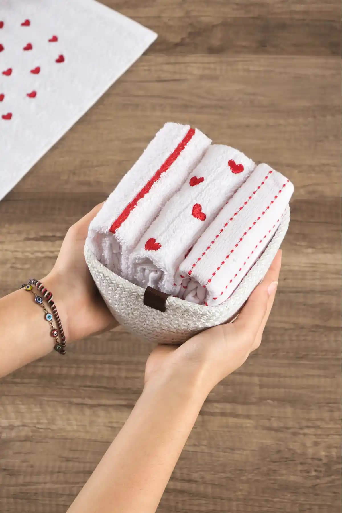 Casnack Seher Mutfak ve El-Yüz Havlu Seti 6 Parça Beyaz ve Çizgili Desenli