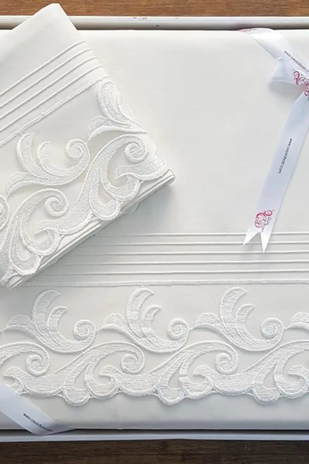 Çeyiz Diyarı Belinda Nevresim Takımı: Şıklık ve Dayanıklılığı Bir Arada Sunar