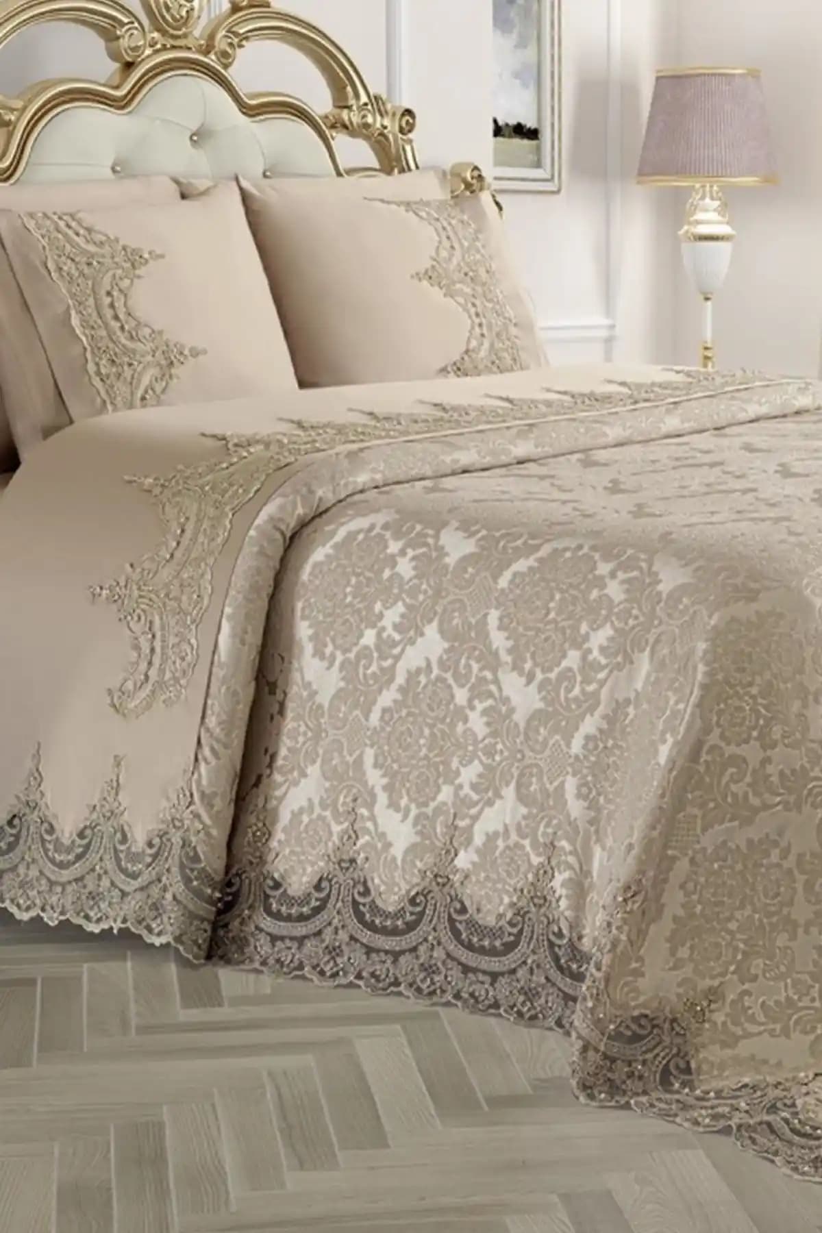 Çeyiz Diyarı Fransız Güpürlü Bej Pike Takımı Estetik ve Konfor Sunan Çift Kişilik Yatak Örtüsü