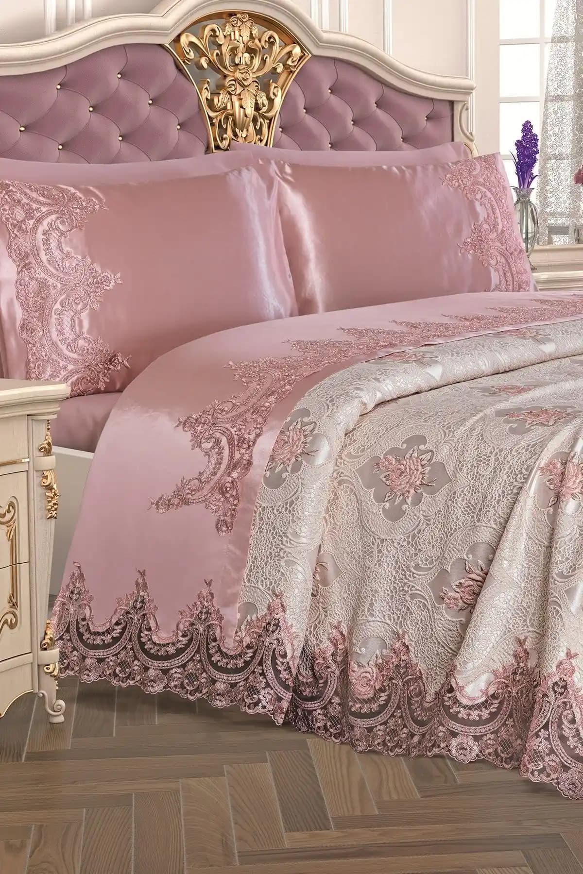 Çeyiz Diyarı Pudra Fransız Güpürlü Eylül Pike Takımı Yatak Odası Şıklığı ve Konforu