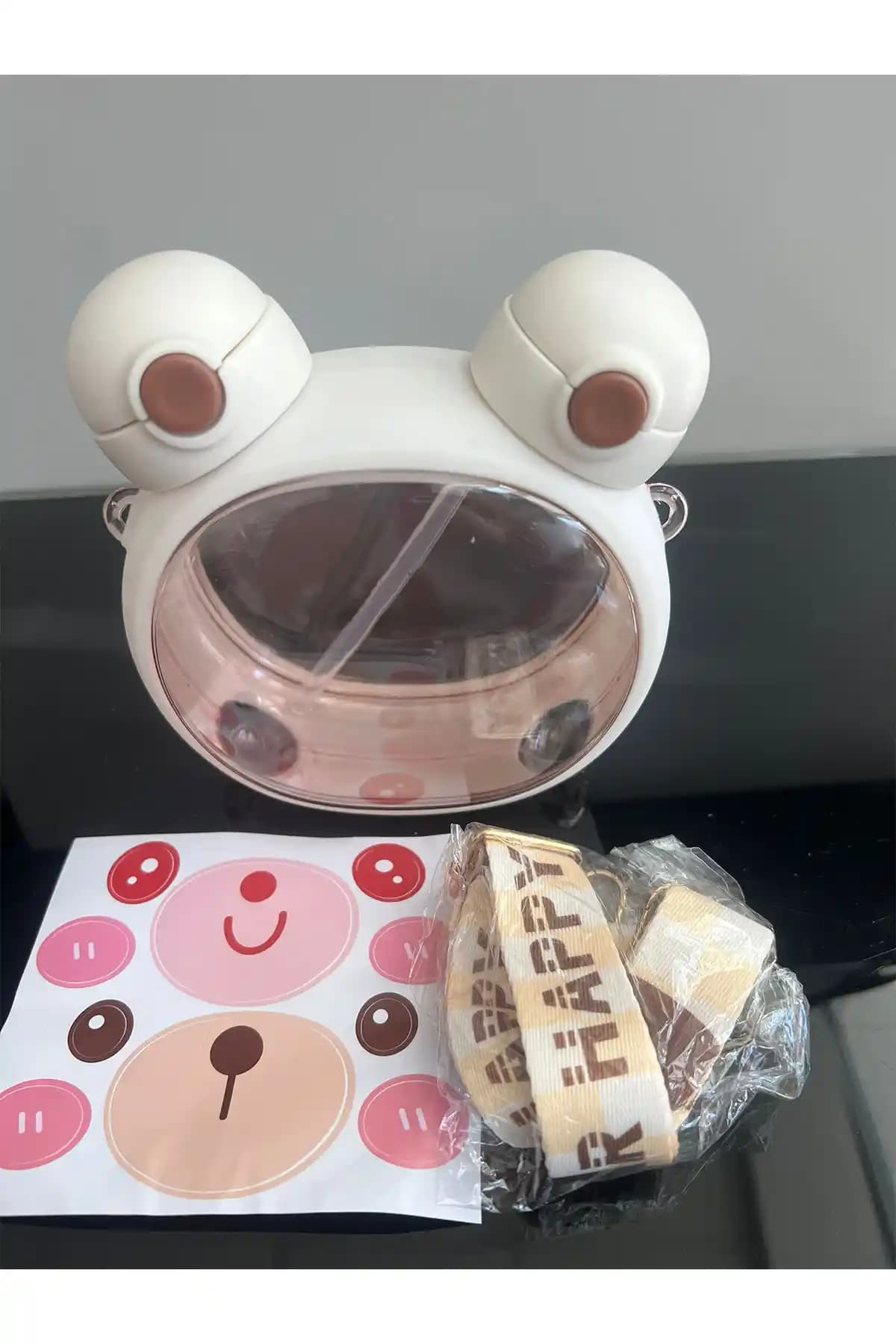 Çocuklar İçin Güvenli ve Pratik Sevimli Ayıcıklı Su Matarası 750 ml Kapasite ile