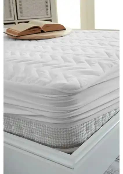 Decovilla ve Özdilek Çift Kişilik Fitted Sıvı Geçirmez Alez Karşılaştırması