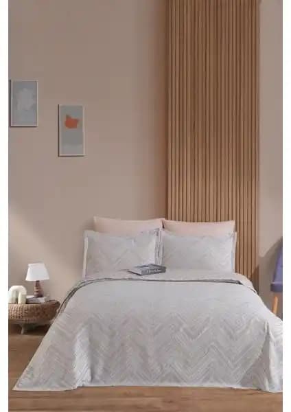 Elart Petra ve Karaca Home Amelie Yatak Örtüsü Setleri Karşılaştırması