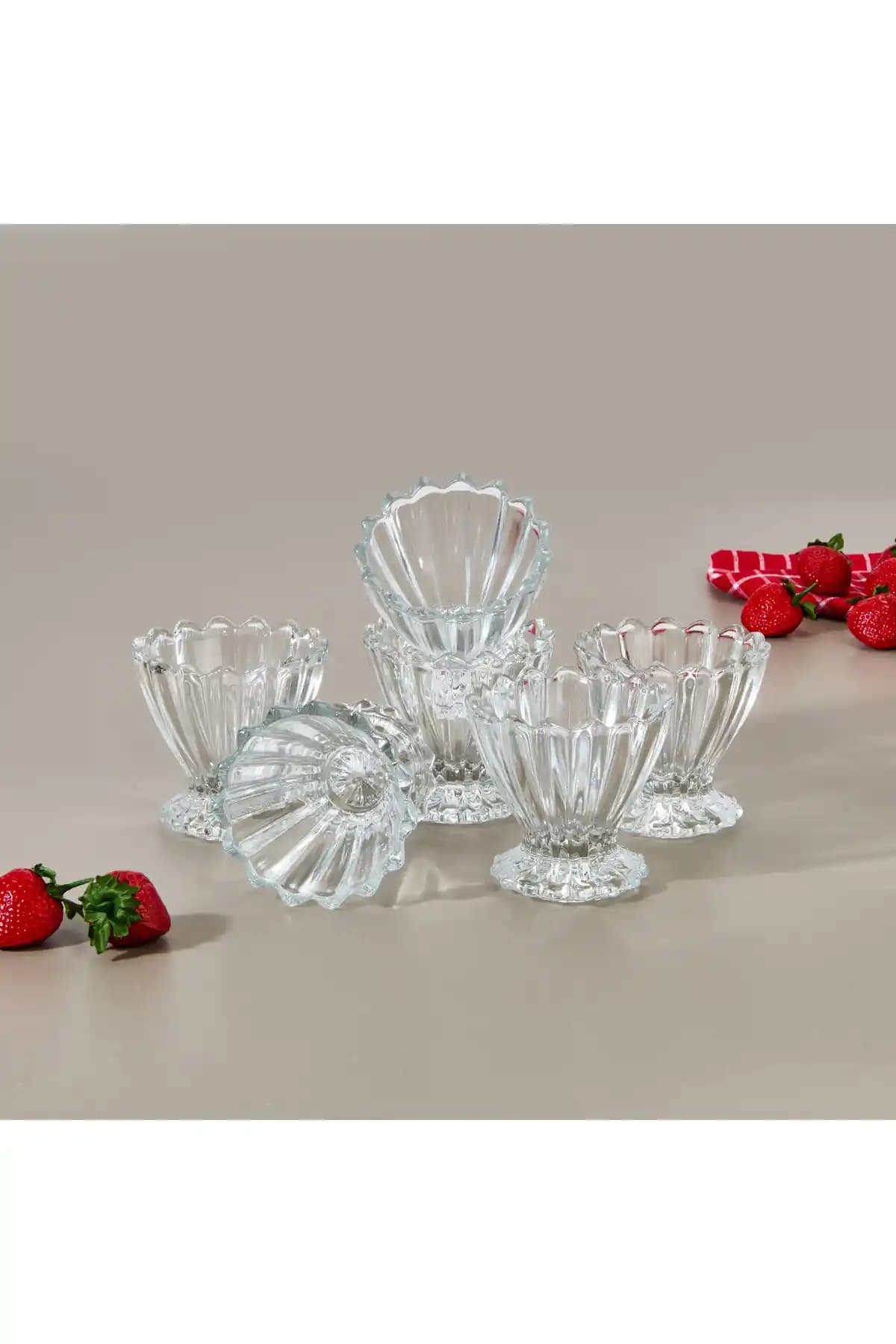 Glass In Love 6'lı Dondurma Kasesi: Şık ve Çok Yönlü Cam Mutfak Gereçleri Seti