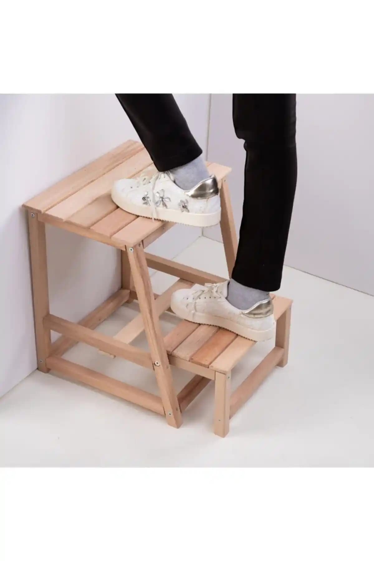Gürgen Ahşap Merdiven Basamak Tabureleri: Dayanıklı ve Estetik Tasarım Çözümü