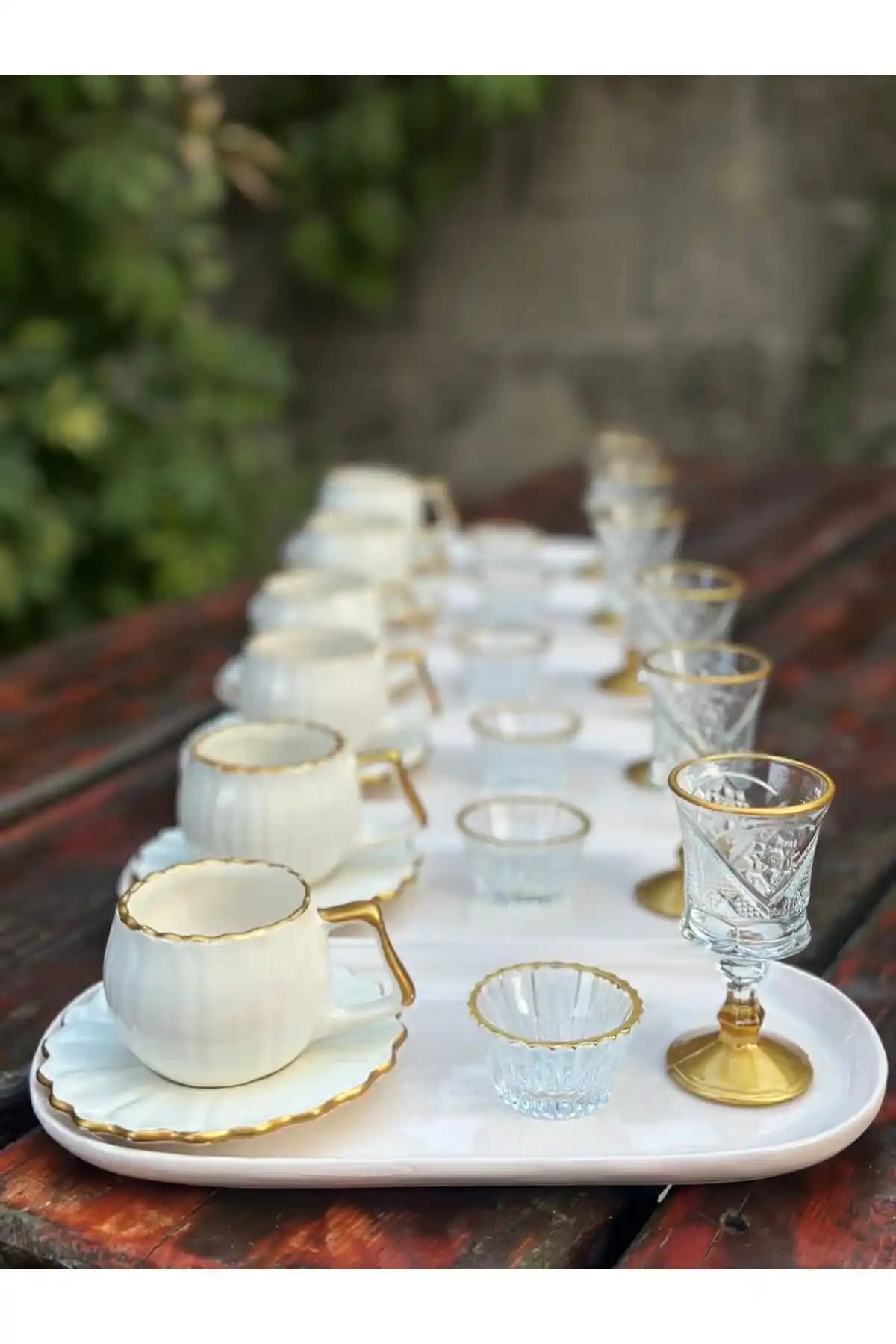 HediyeKöşkü 30 Parça Papatya Yalızlı Kahve Sunum Seti Şıklık ve Fonksiyonellik Bir Arada