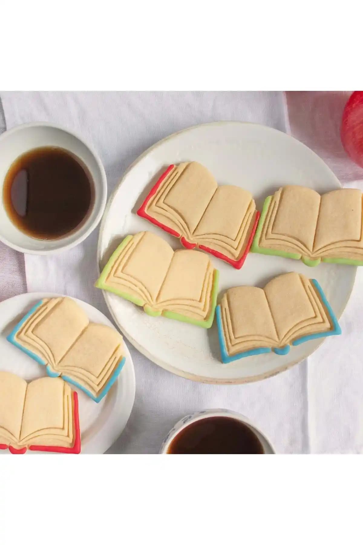 Hobist Kitap Kurabiye ve Şeker Hamuru Kalıbı: Yaratıcı Tatlı Tasarımları İçin Uygun Set