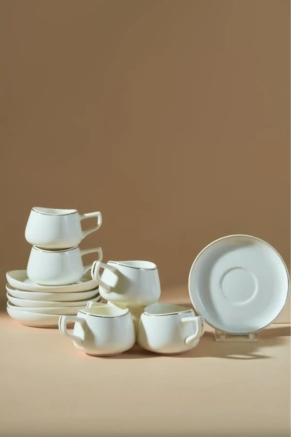 Karaca Hole 6 Kişilik Kahve Fincan Takımı: Şıklık ve Fonksiyonellik Bir Arada