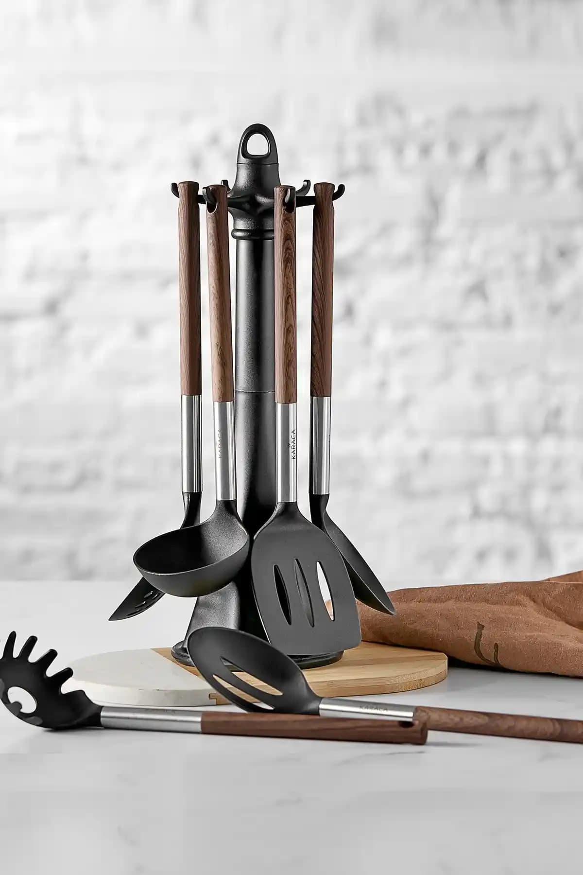 Karaca North Star 7 Parça Servis Seti: Modern ve Dayanıklı Mutfak Gereçleri