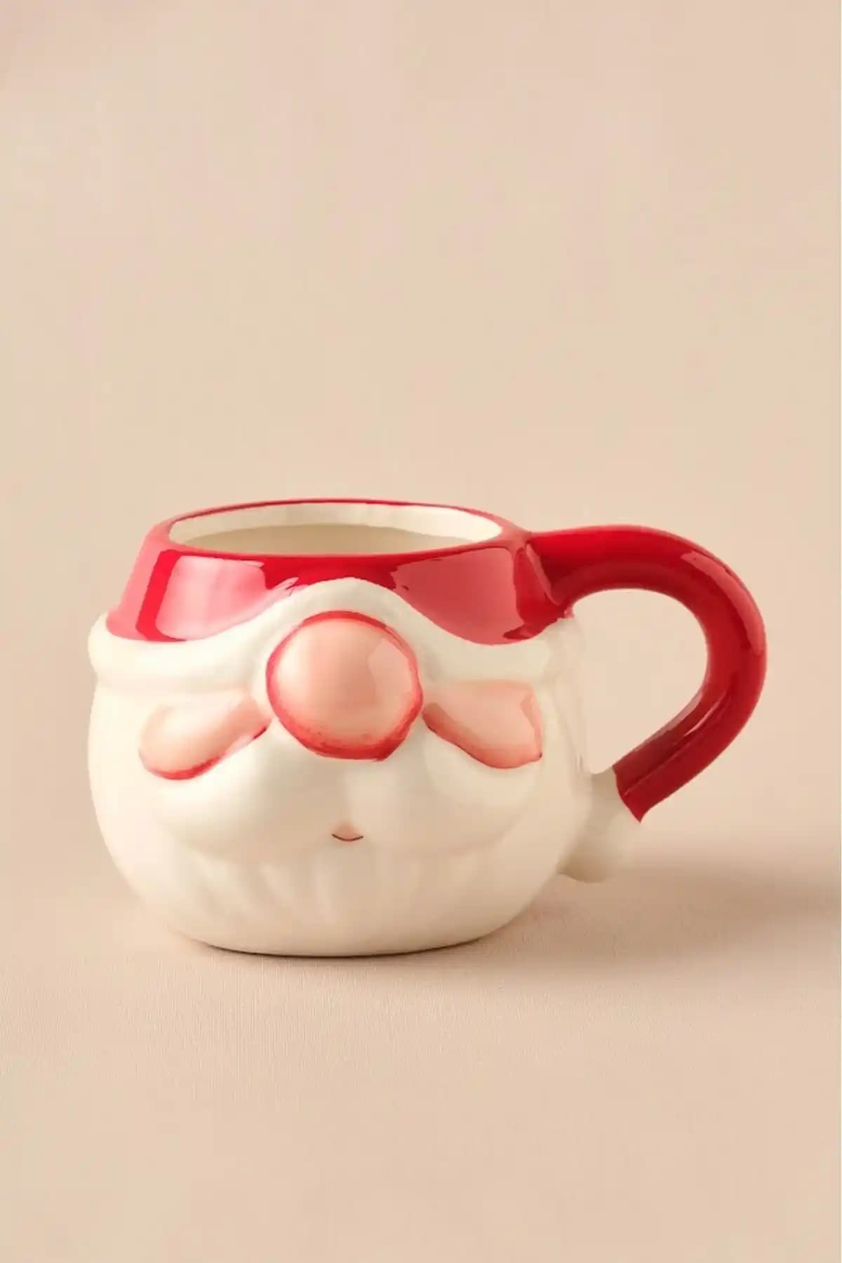 Karaca Yılbaşı Kabartmalı Seramik Kupa 450 ml Şık ve Dayanıklı Tasarım