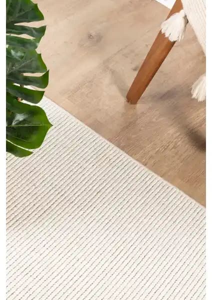 Konfor Halı Loopy 5552 ve West Home Makinede Yıkanabilir Kaymaz Taban Halısı Karşılaştırması
