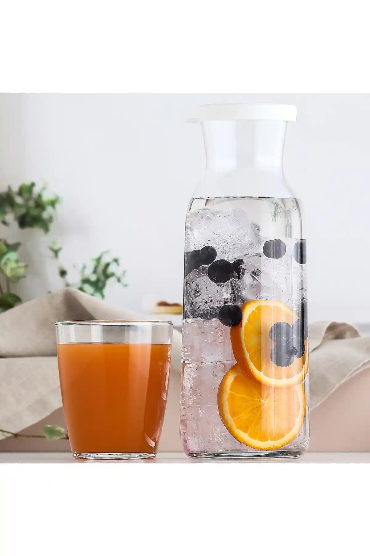 LAV Fonte Cam Karaf: Şık ve Pratik Tasarımıyla İçecek Sunumlarınızı Geliştirin