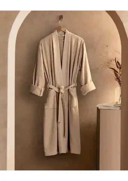 Madame Coco Delray Kimono Erkek Bornoz: Yüksek Kalite ve Şıklık Sunan Konforlu Ev Giyim Ürünü