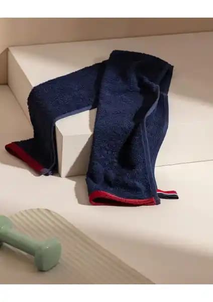 Madame Coco Marie Spor Havlusu: Yüksek Emicilik ve Şık Tasarım Özellikleriyle Sporlar İçin Ideal