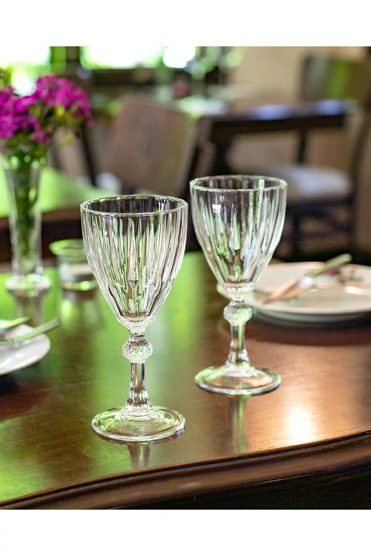 Madame Coco Voyage 4'lü Beyaz Şarap Kadehi Seti: Şıklık ve Dayanıklılık Bir Arada