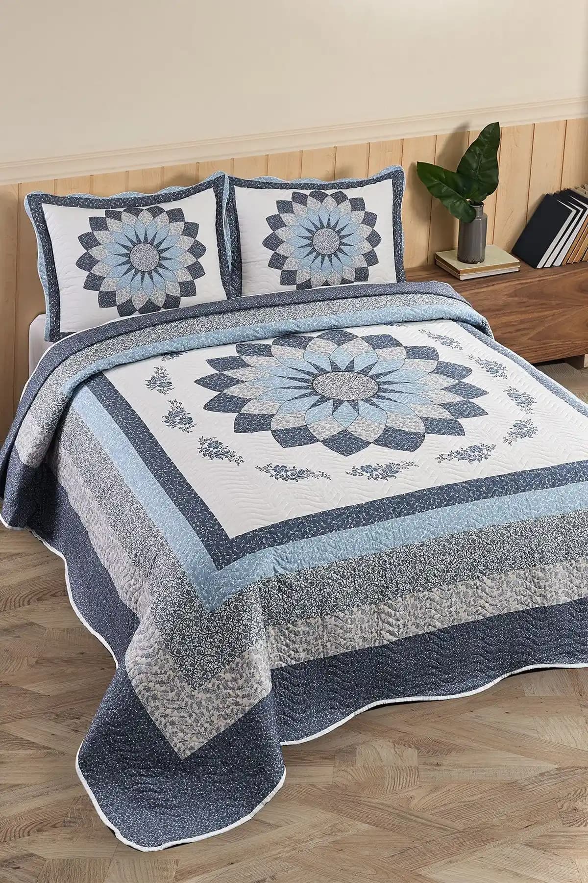 Örtüm Gloria Mavi Çift Kişilik Kapitone Yatak Örtüsü: Şıklık ve Konforun Buluşması