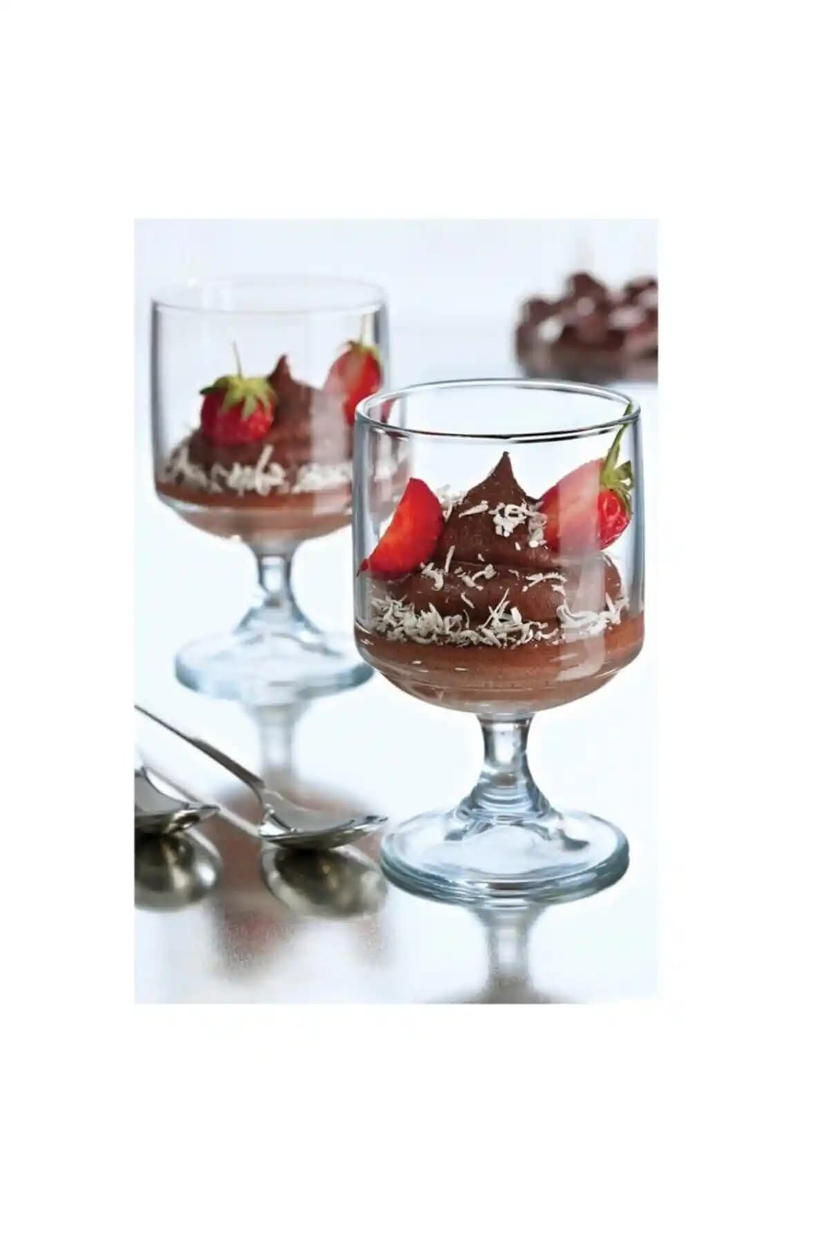 Paşabahçe Ayaklı Tatlı Sunum Bardağı: Estetik ve Fonksiyonellik Bir Arada