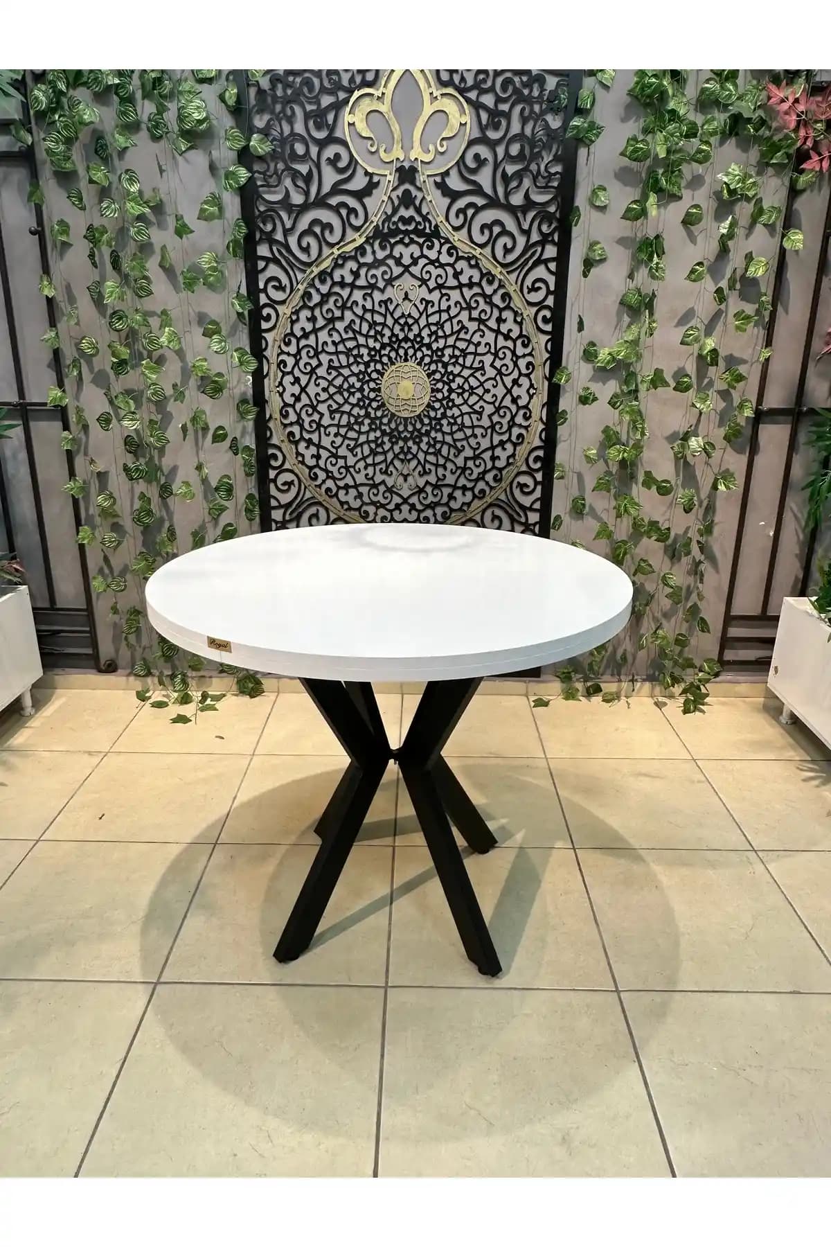 Royal Elisa Yuvarlak Mutfak Masası: Modern Tasarım ve Dayanıklılık Sunan Şık Seçenek