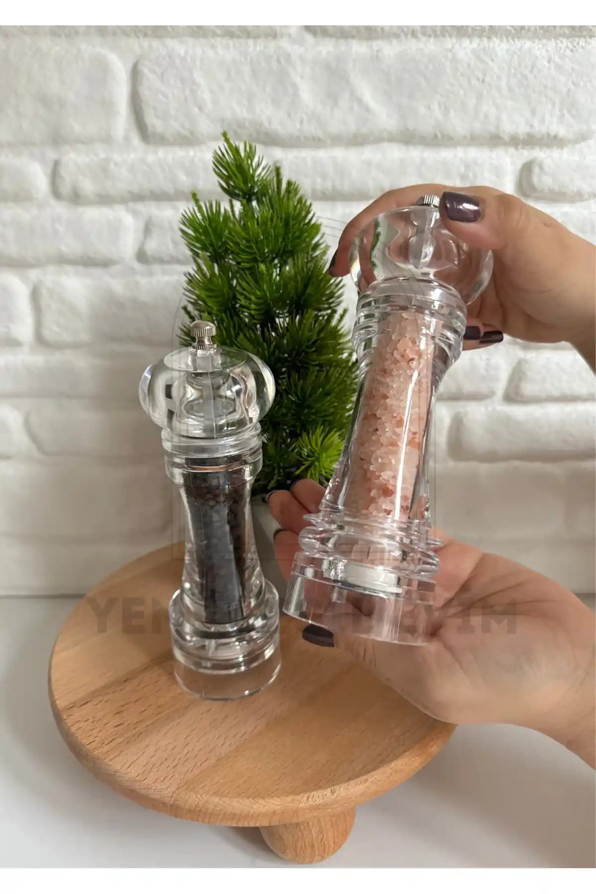 Yenilenmiş Şeffaf Akrilik Baharat Öğütücü: Modern ve Pratik Mutfak Aksesuarı