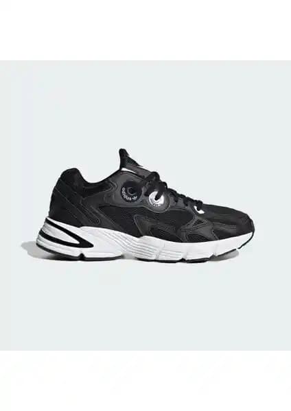 adidas Originals IE9886 Astir Ayakkabıları: Sürdürülebilir ve Modern Spor Ayakkabıları