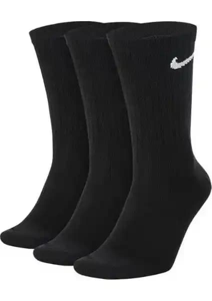 Nike Everyday Hafif Çorap: Günlük ve Spor Kullanımı İçin Rahat ve Şık Çoraplar