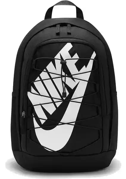 Nike Nk Hayward Sırt Çantası İncelemesi: Şıklık ve Fonksiyonelliğin Bir Arada Sunumu