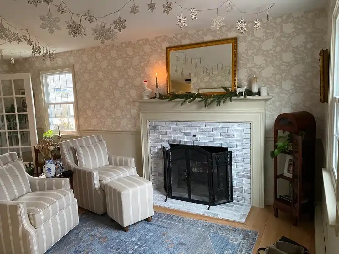 Kısmen Tamamlanmış Oturma Odasında Dekorasyon ve Renk Düzenlemeleri İçin Pratik Çözümler