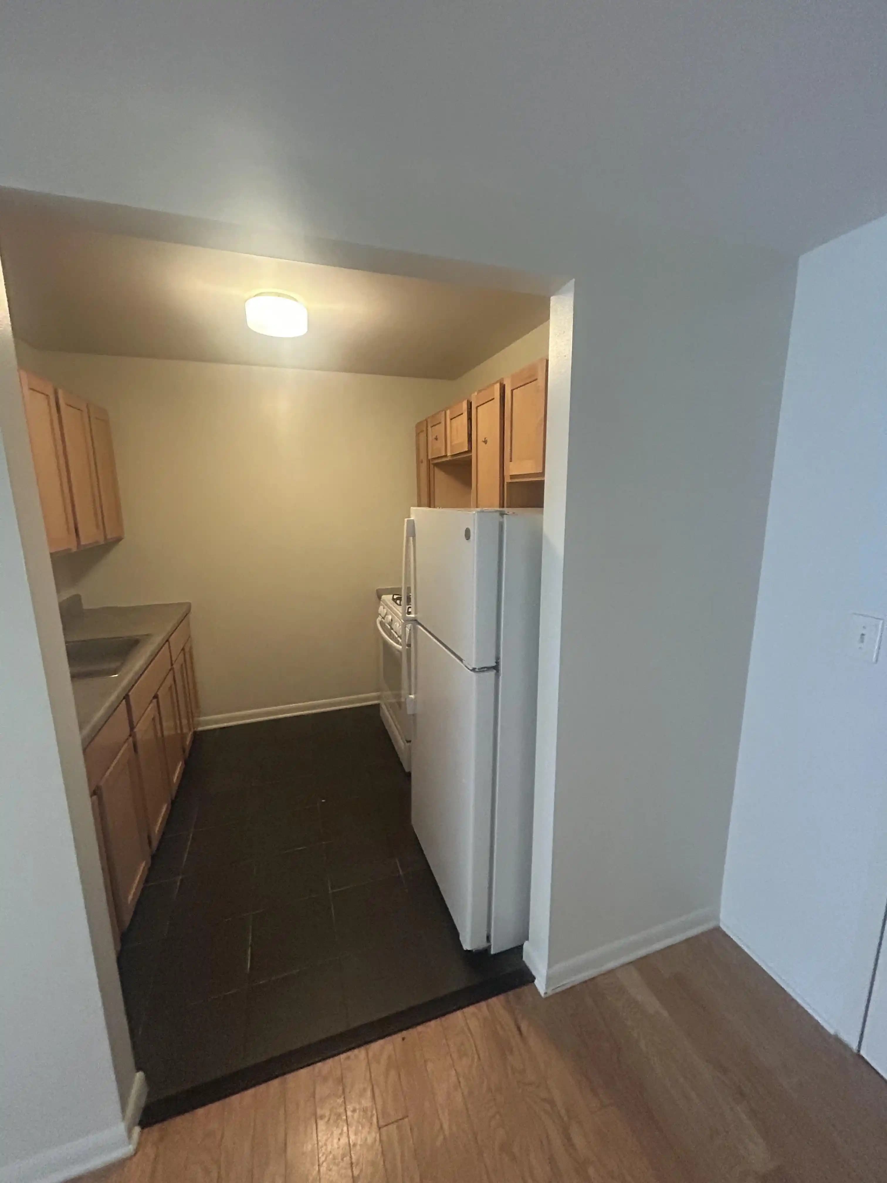 Mutfak Duvar Rengi Seçiminde Mekan, Renk Uyumu ve Fonksiyonel Öneriler