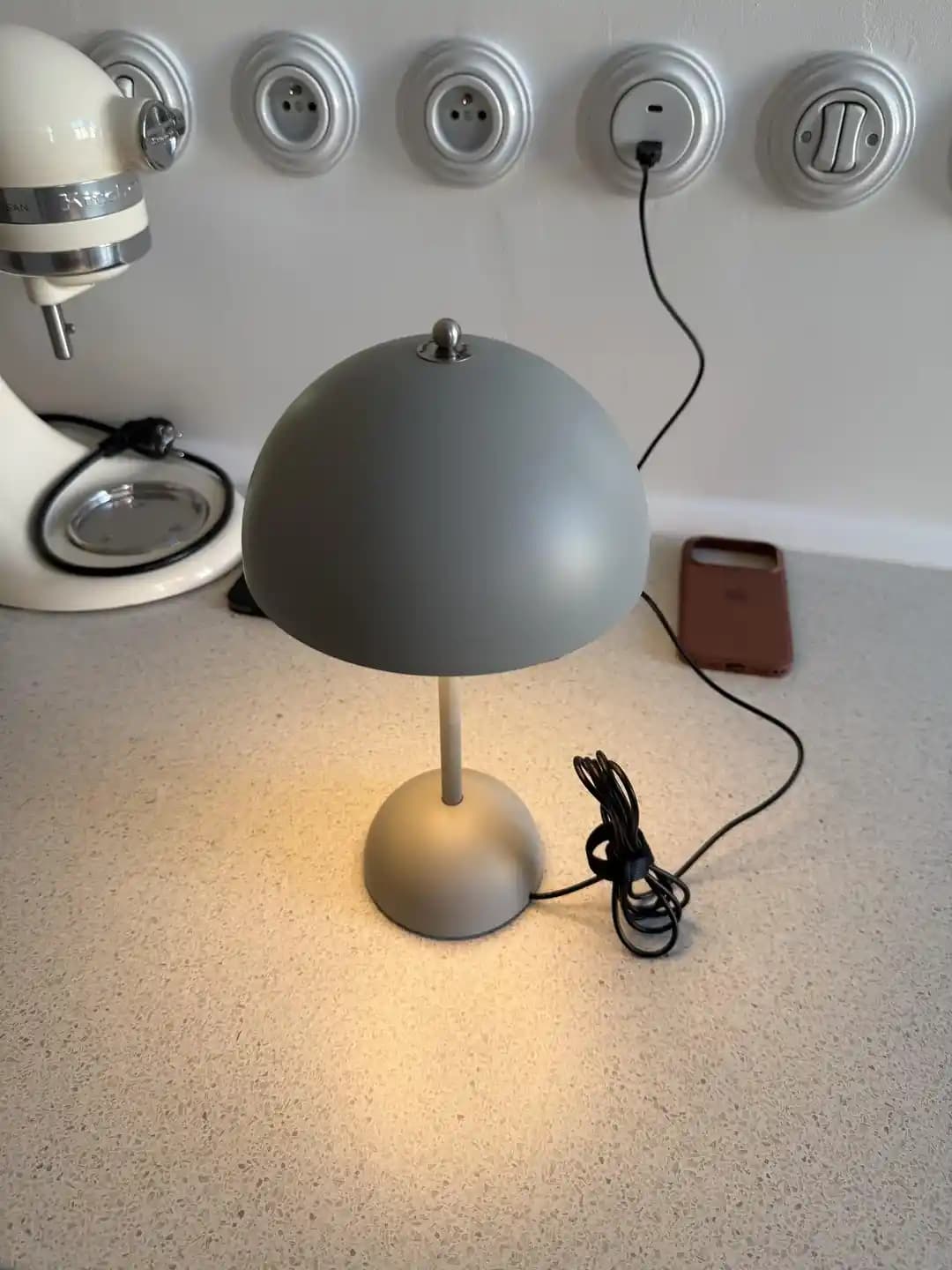 Verner Panton Flowerpot VP 9 Lambalar ve Diptyque Kokulu Mumlar: Tasarım, Performans ve Sağlık Değerlendirmesi