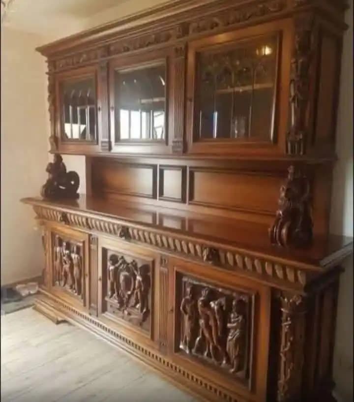 Antika Mobilyaların Boyanmasının Estetik ve Değer Üzerindeki Etkileri ve Tartışmalar