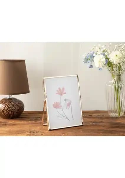 English Home Felicita ve Özcanlar Çerçeve Karşılaştırması: Boyutlar, Malzeme ve Tasarım Özellikleri