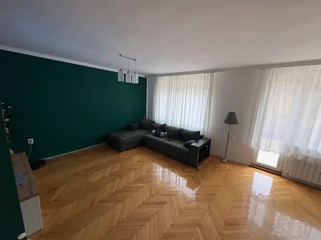 Oturma Odası Düzenlemesi: Mobilya Yerleşimi, Aydınlatma ve Dekorasyon Önerileri