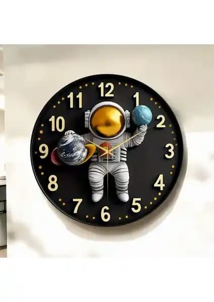 Renkli Astronot Çocuk Desenli Ahşap Duvar Saati Modern ve Dayanıklı Dekorasyon Unsuru