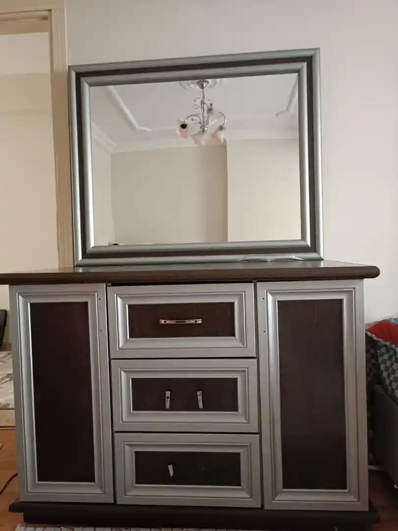 Şifonyer Üzerine Ne Koymalı? Dekorasyonda Denge ve İşlevsellik için Prensipler