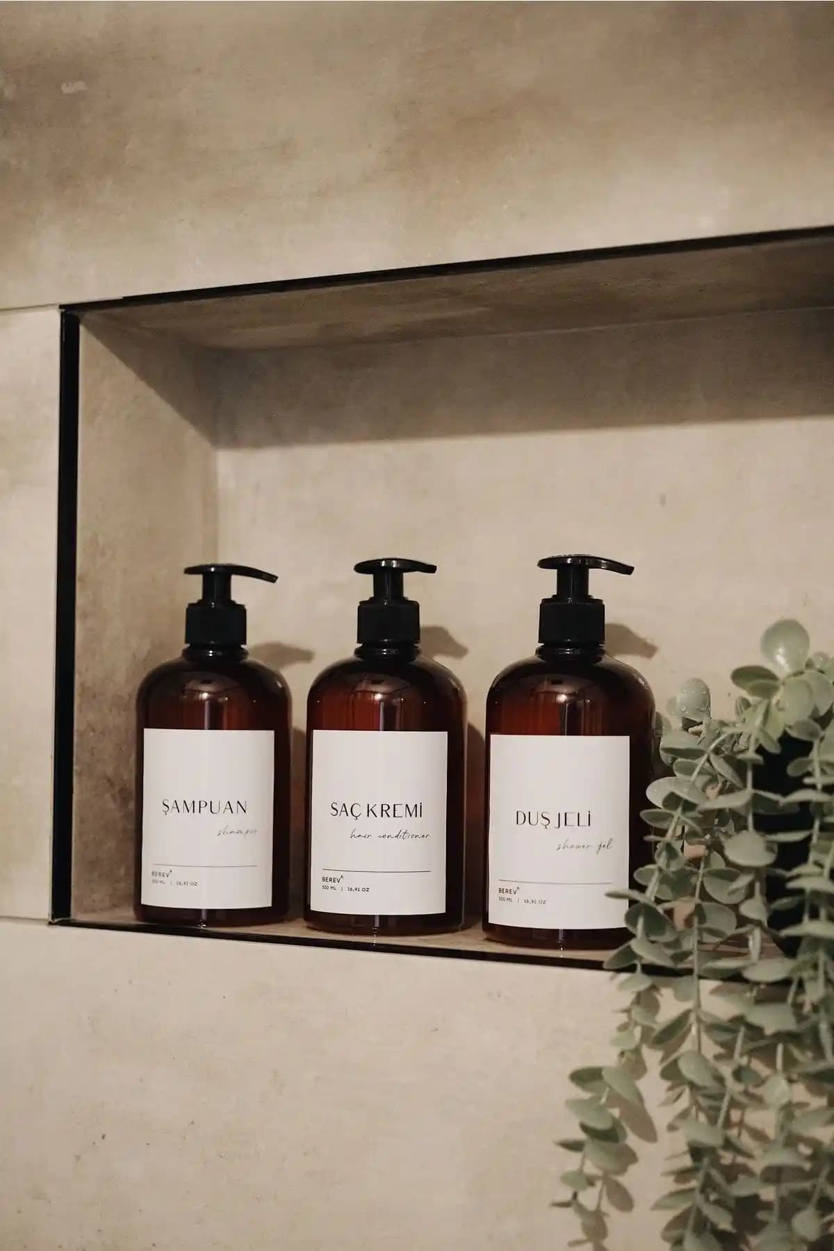 Berev 3'lü Banyo Seti: Şampuan, Duş Jeli ve Saç Kremi ile Pratik ve Dayanıklı Bakım