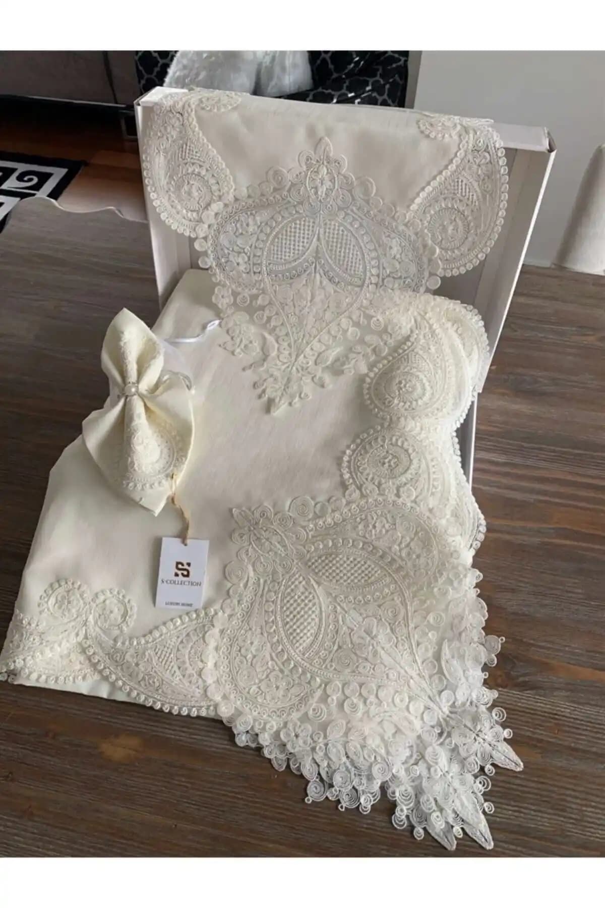 Genel Markalar Salkım 12 Kişilik Krem Keten Kumaş Masa Örtüsü Şık ve Dayanıklı