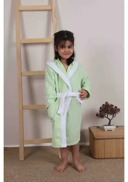 Lavin Kapüşonlu Çocuk Bornozu: Sağlıklı Pamuklu Kumaş ve Eğlenceli Hayvan Figürleri