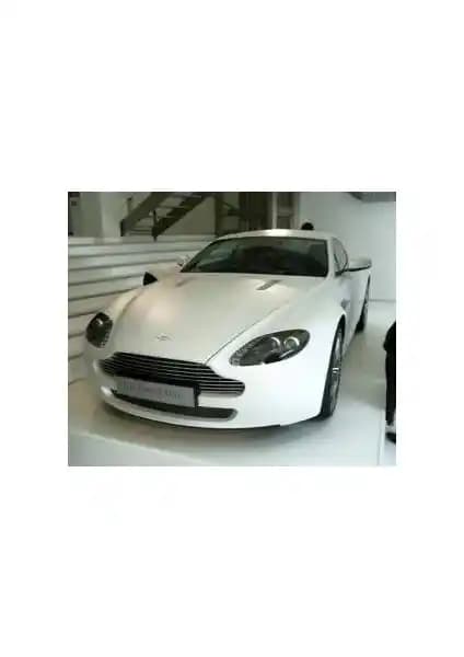 Ecce Mat Beyaz ve Siyah Yapışkanlı Folyo Karşılaştırması: Özellikler ve Kullanım Alanları